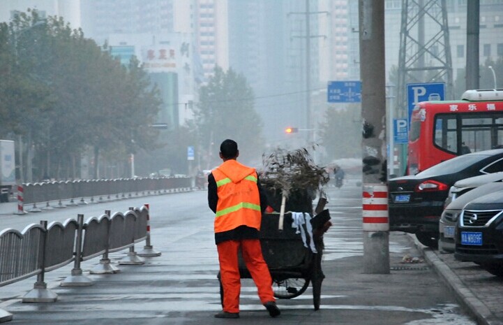 河南第十七屆環(huán)衛(wèi)節(jié)：對(duì)“城市美容師”說聲辛苦了！