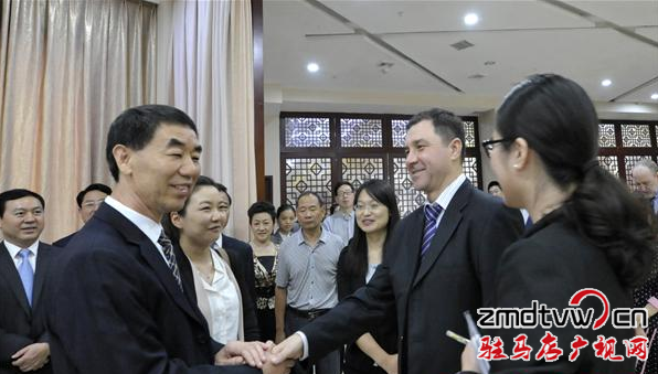 王鐵胡向陽朱孟洲余學友陳星等會見境外嘉賓