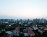 9.6日-9.8日，第十九屆中國農(nóng)洽會(huì)在駐馬店市天中廣場召開，華燈初上的駐馬店，美的讓人陶醉。 跟隨攝影師的鏡頭去看一看吧!!!