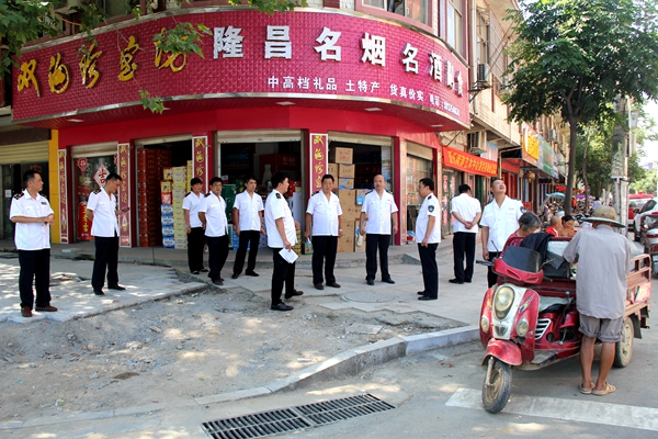泌陽(yáng)縣衛(wèi)計(jì)監(jiān)督所對(duì)“五小”行業(yè)開(kāi)展專(zhuān)項(xiàng)整治