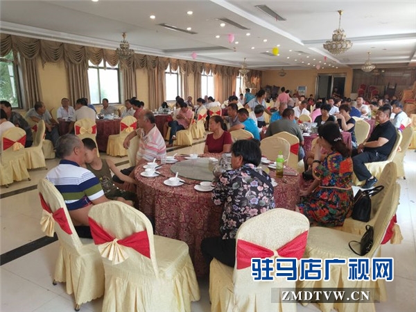 湖北施沃特肥業(yè)2018年秋季產品確山推介會現(xiàn)場訂貨近千噸