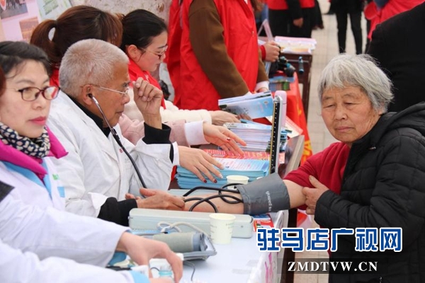  泌陽縣開展學雷鋒義診服務(wù)活動