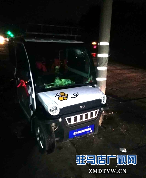 路中間長(zhǎng)出個(gè)電線桿 既傷人又傷車