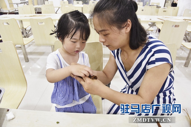 泌陽(yáng)縣法院開(kāi)展包粽子比賽迎接端午節(jié)