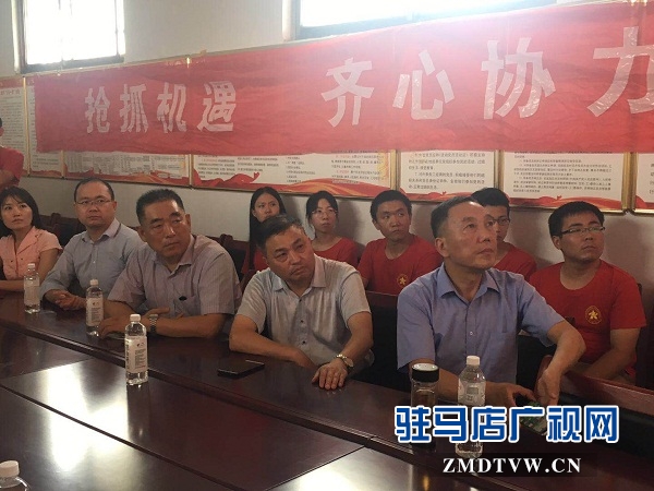 閆洼村開展博士服務(wù)團“電商下鄉(xiāng)”精準扶貧活動