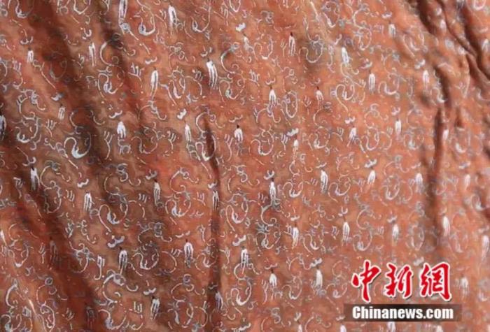 西漢人有多精致？輕薄透視裝、保健防蚊枕了解一下