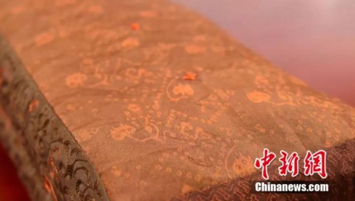 西漢人有多精致？輕薄透視裝、保健防蚊枕了解一下