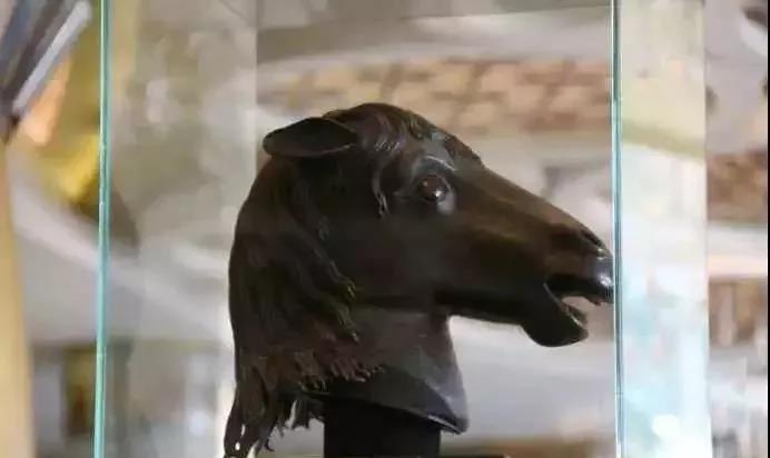 馬首銅像回家：文物只有在原生地展示，才最有尊嚴(yán) 