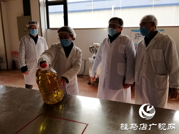 市市場監(jiān)管局督查定點餐飲企業(yè)：后廚就是你們的防疫戰(zhàn)線！