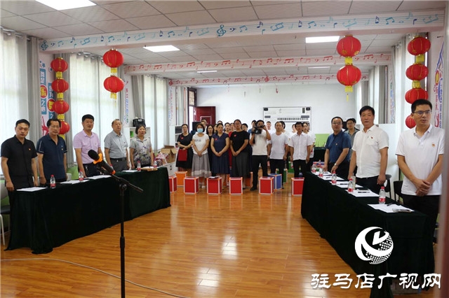 泌陽縣教師進(jìn)修學(xué)校舉辦迎七一“頌黨恩、跟黨走”朗誦會