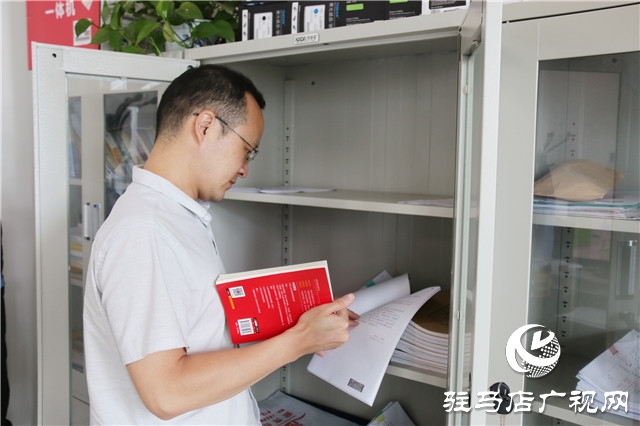 “掃黑斗士”魏排星 ：發(fā)現(xiàn)案件 辦好案件 為掃黑除惡專項斗爭作貢獻(xiàn) 