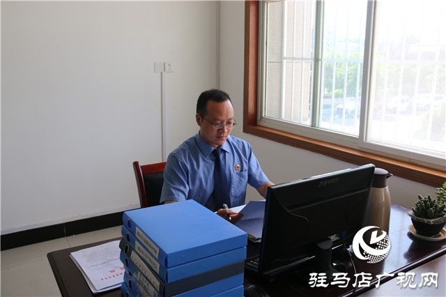 “掃黑斗士”魏排星 ：發(fā)現(xiàn)案件 辦好案件 為掃黑除惡專項斗爭作貢獻(xiàn) 