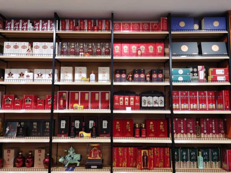 天翼傳大愛，聚力暖人心！天翼商貿(mào)美酒文化體驗(yàn)館開業(yè)現(xiàn)場溫情上演公益慈善拍賣