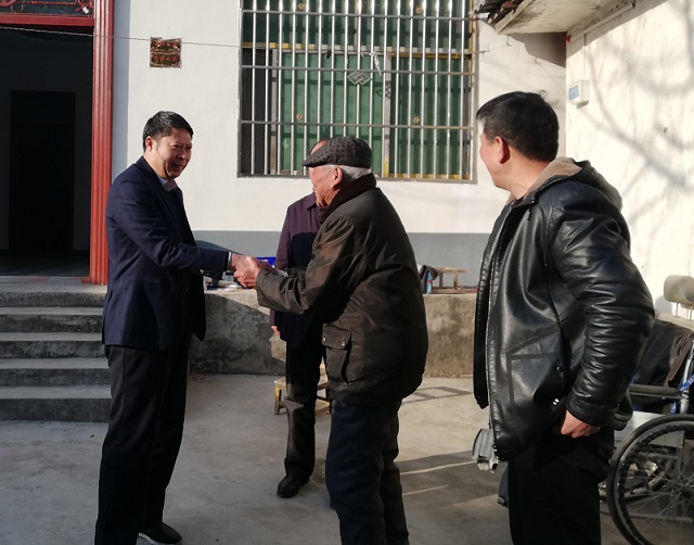 馮全敬副縣長走訪慰問老黨員、優(yōu)撫對象、困難群眾