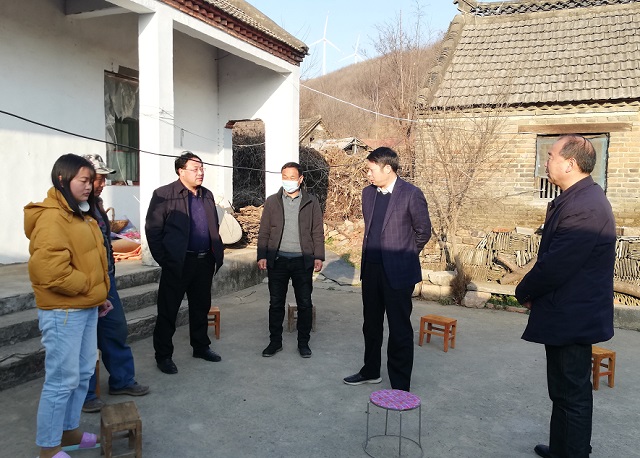 馮全敬副縣長走訪慰問老黨員、優(yōu)撫對象、困難群眾