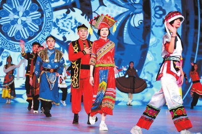 新時(shí)代 新征程 新偉業(yè)丨一場(chǎng)會(huì) 一座城 一群人