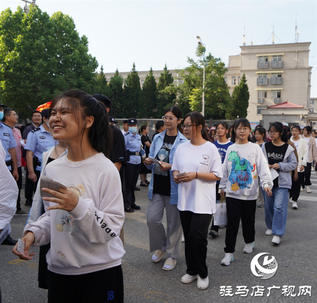  泌陽(yáng)高考首日！多圖直擊……
