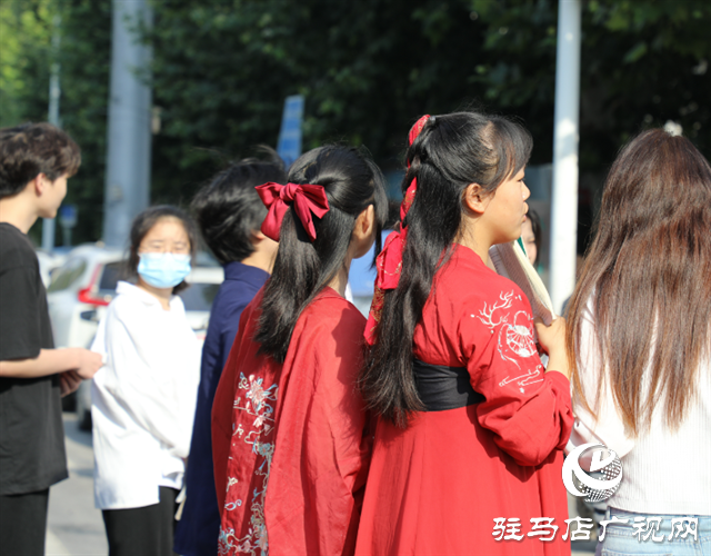  泌陽(yáng)高考首日！多圖直擊……