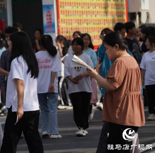  泌陽(yáng)高考首日！多圖直擊……