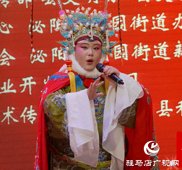 泌陽(yáng)縣首屆“花菇杯”戲迷擂臺(tái)賽在和園景區(qū)啟動(dòng)