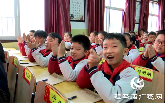 驛城區(qū)“戲曲進(jìn)校園”活動走進(jìn)市第十一小學(xué)