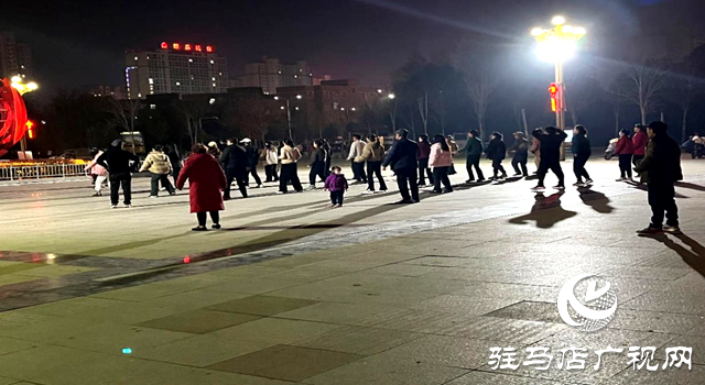 廣場噪音惹人煩，熱線辦協(xié)調(diào)解決