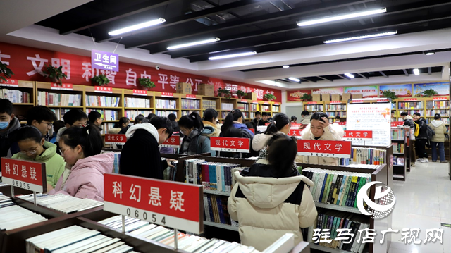 西平縣圖書(shū)館開(kāi)展“書(shū)香西平—你選書(shū) 我買(mǎi)單”活動(dòng)