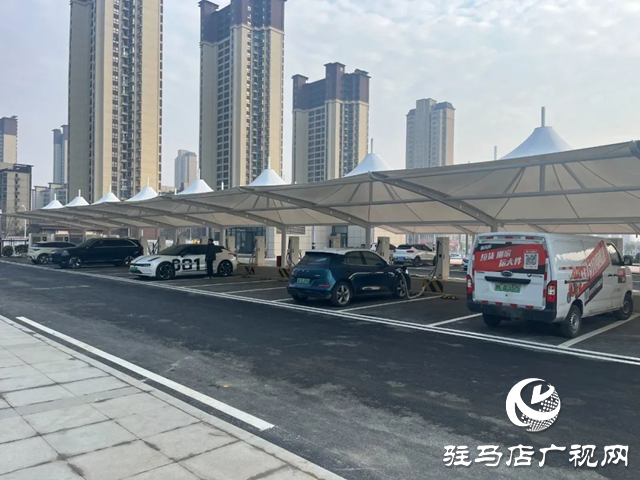 泌陽縣第一個(gè)示范性集中式充電站投入使用