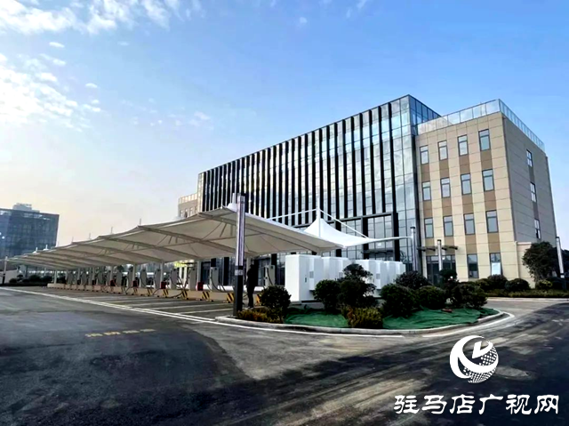泌陽縣第一個(gè)示范性集中式充電站投入使用