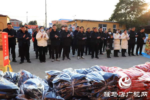 平輿縣一愛心企業(yè)給19個(gè)鄉(xiāng)鎮(zhèn)(街道)的敬老院捐贈(zèng)愛心生活物資