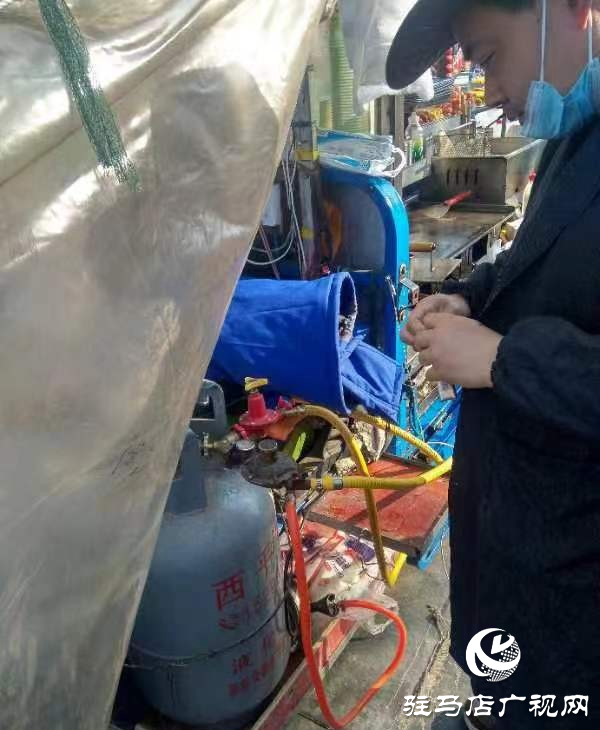 西平縣安委辦消安辦聯(lián)手組織對(duì)三類(lèi)場(chǎng)所實(shí)行“三清兩管”