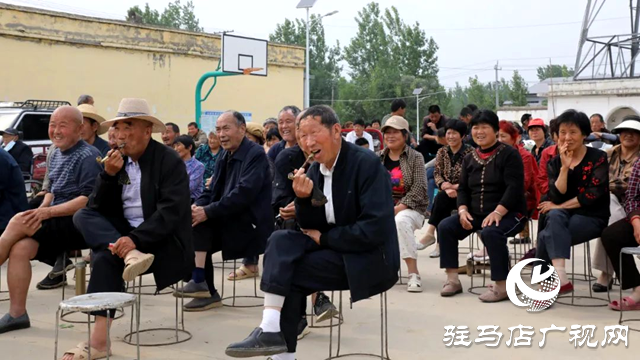 泌陽縣：“四季村晚”活動(dòng)啟動(dòng) 點(diǎn)亮鄉(xiāng)村舞臺(tái)