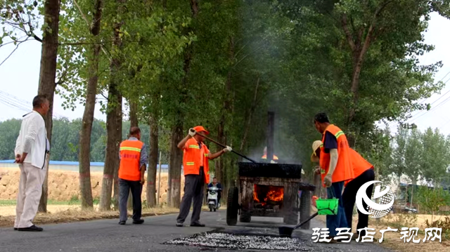 新蔡縣佛閣寺鎮(zhèn)：情系群眾辦實事 維修道路暖人心