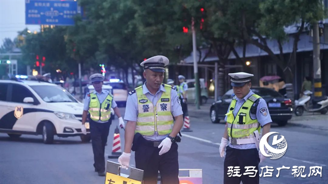 上蔡公安開(kāi)展夏夜治安巡查宣防集中統(tǒng)一行動(dòng)
