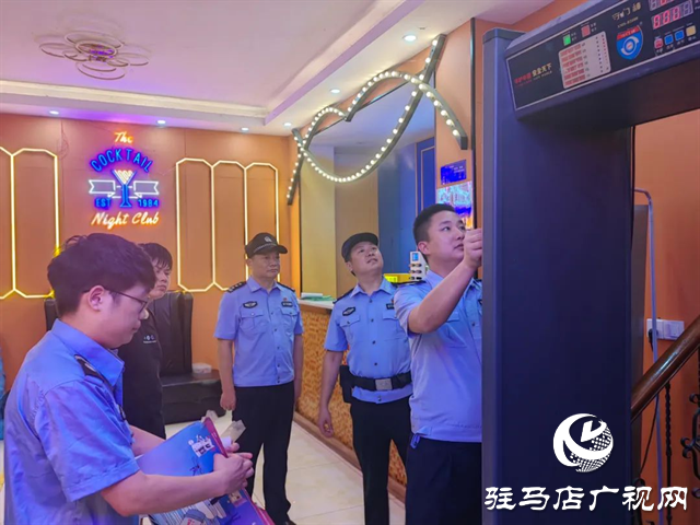 上蔡公安開(kāi)展夏夜治安巡查宣防集中統(tǒng)一行動(dòng)