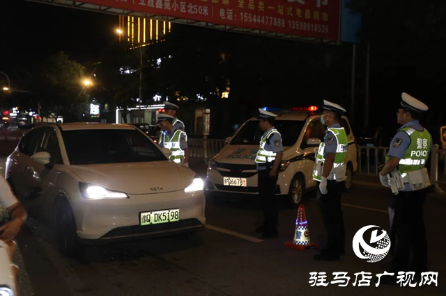 上蔡公安開(kāi)展夏夜治安巡查宣防集中統(tǒng)一行動(dòng)