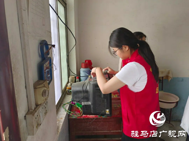 新蔡縣孫召鎮(zhèn)：關(guān)愛(ài)送給敬老院老人