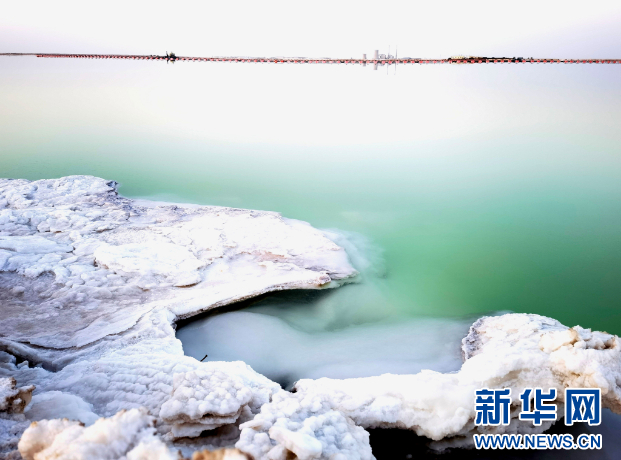 新疆若羌縣：嘆為觀止！羅布泊腹地“水上雅丹”夢幻綺麗