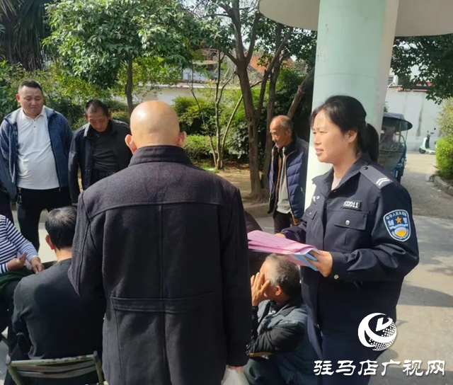 確山縣：禁毒宣傳進(jìn)廣場(chǎng) 健康無(wú)毒入人心
