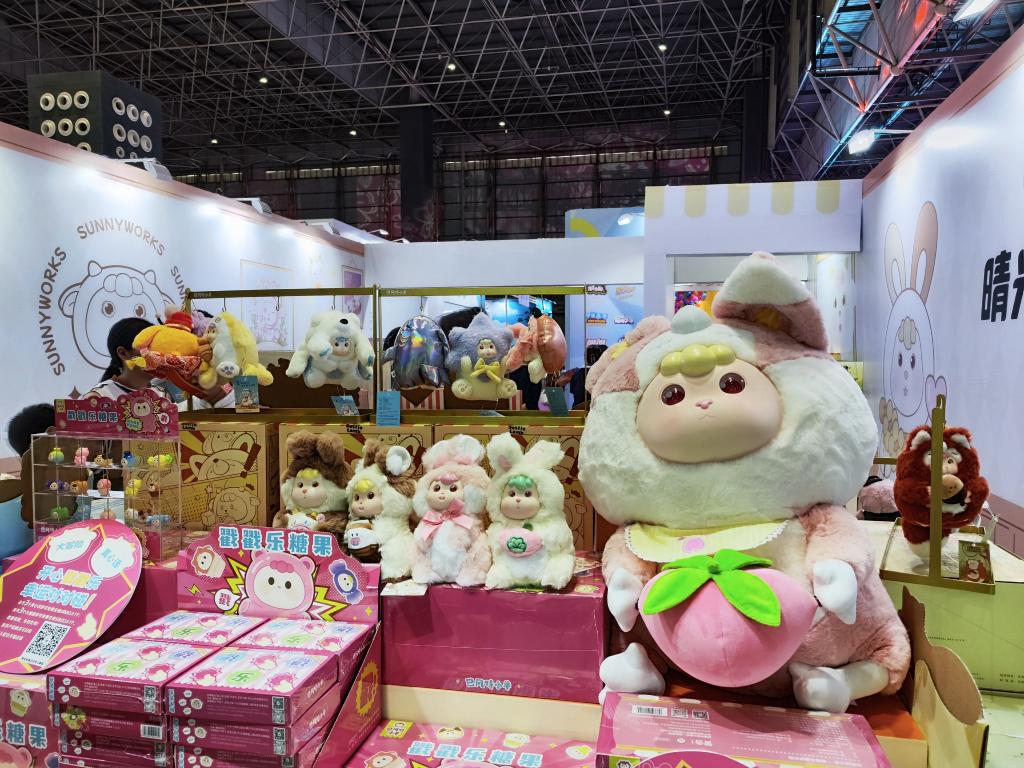 中國經(jīng)濟(jì)樣本觀察·“鎮(zhèn)”了不起｜買玩具？到這里！“玩”出來的百億元“情緒產(chǎn)業(yè)”