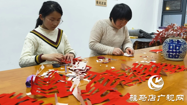 泌陽縣文聯(lián)舉辦2025年剪紙公益課堂，傳承非遺文化