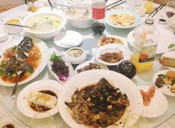 中消協(xié)提醒廣大消費者：節(jié)日期間抵制餐飲浪費