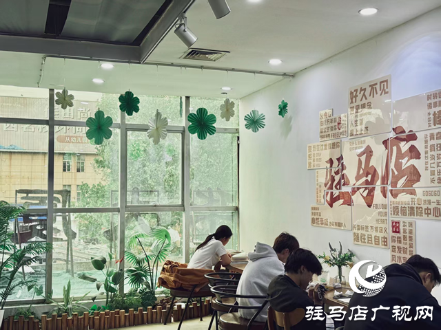 駐馬店市新華書店：文化惠民不打烊 滿足市民“充電”需求