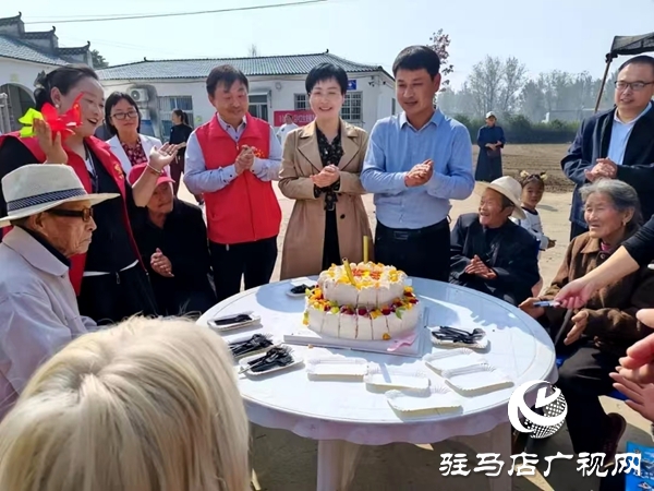 以孝善與活力為筆，繪就鄉(xiāng)村新畫卷 ——專訪平輿縣萬金店鄉(xiāng)土店村支部書記李新立
