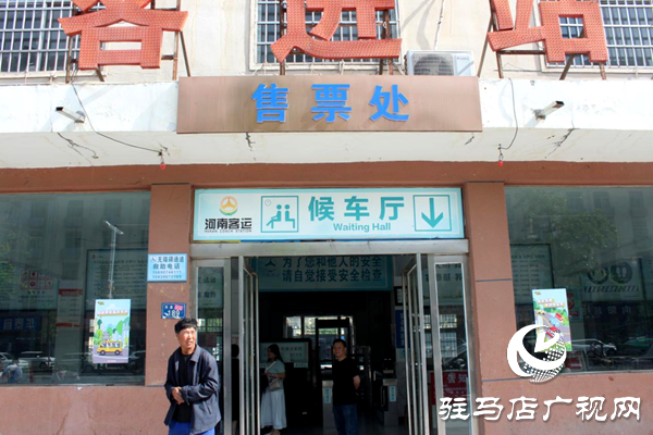 平輿縣公安局交警大隊(duì)強(qiáng)化宣傳引導(dǎo)、護(hù)航群眾平安出行  