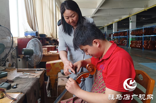 郭新社：精耕細作琴產(chǎn)業(yè) 琴韻悠揚傳世界