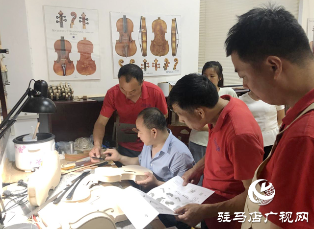 郭新社：精耕細作琴產(chǎn)業(yè) 琴韻悠揚傳世界