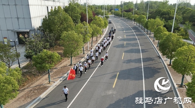 駐馬店聯(lián)通舉辦“強(qiáng)健體魄，健康生活”徒步拉練活動(dòng)