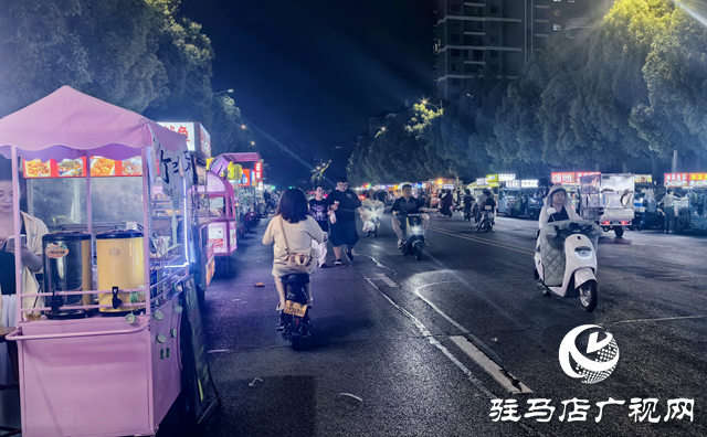 駐馬店：夜市經(jīng)濟(jì)點(diǎn)亮城市夜生活 煙火氣中涌動發(fā)展新活力