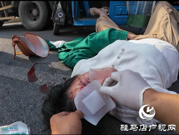 老人車禍重傷命懸一線 紅十字救護(hù)員街頭專業(yè)施救搶回生機(jī)